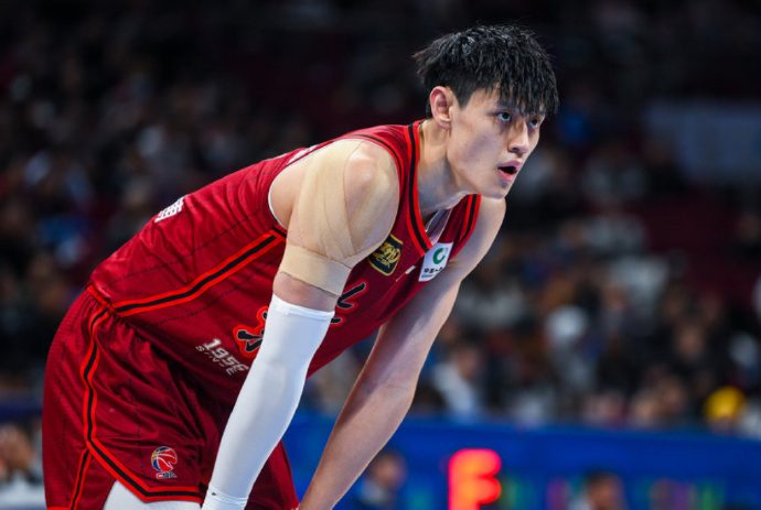 他也有很强, DE, 盟NCAA