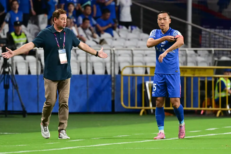 队友感到委 队友感到委